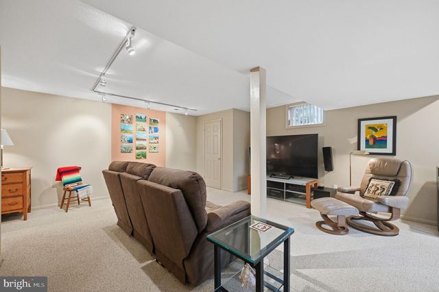 2218 WAKEROBIN LN, Reston, VA 20191