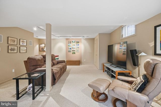 2218 WAKEROBIN LN, Reston, VA 20191