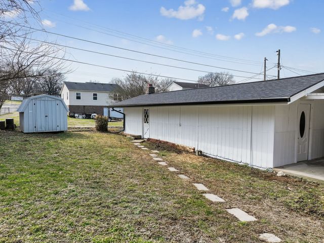 237 Mockingbird Dr, Columbia, TN 38401