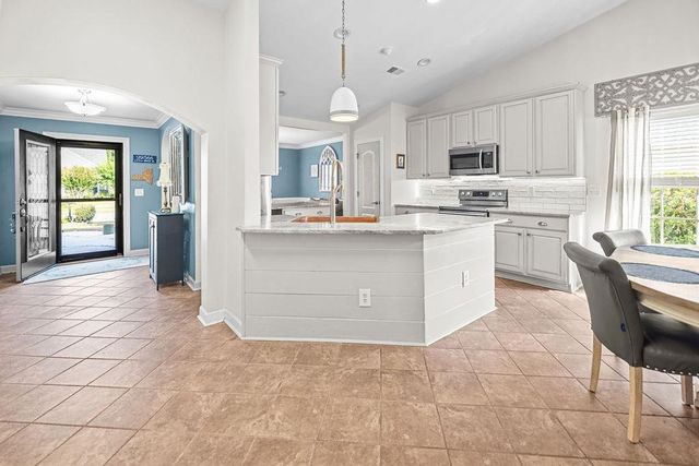 661 Twinflower St., Little River, SC 29566