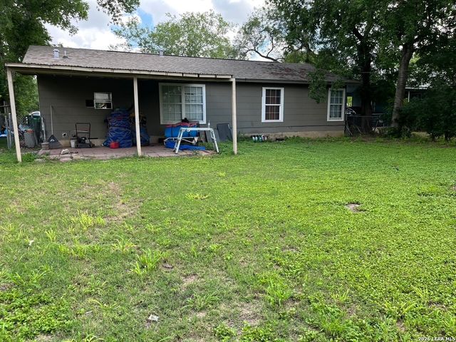 906 E Petaluma Blvd, San Antonio, TX 78221