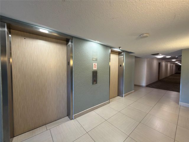 9440 SW 8 Street 208, Boca Raton, FL 33428