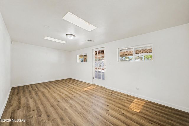 6470 E Calle Luna, Tucson, AZ 85710