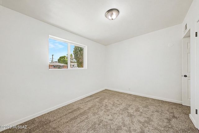 6470 E Calle Luna, Tucson, AZ 85710