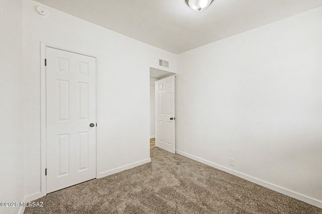 6470 E Calle Luna, Tucson, AZ 85710