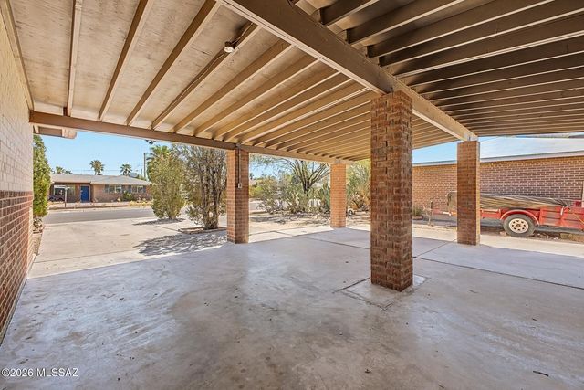 6470 E Calle Luna, Tucson, AZ 85710