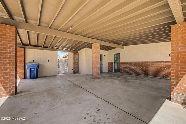6470 E Calle Luna, Tucson, AZ 85710