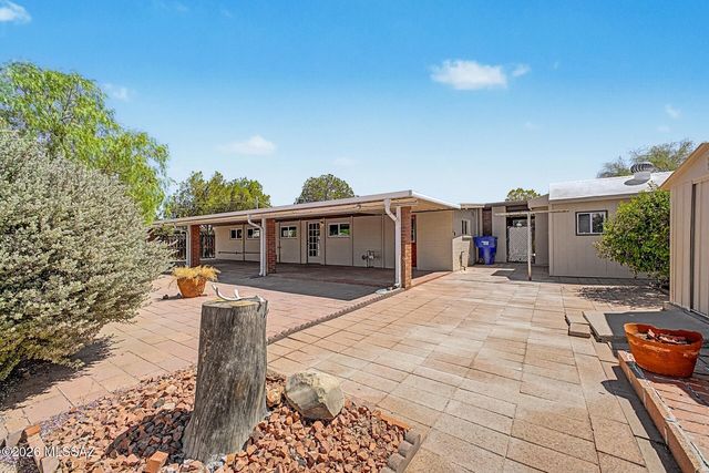 6470 E Calle Luna, Tucson, AZ 85710