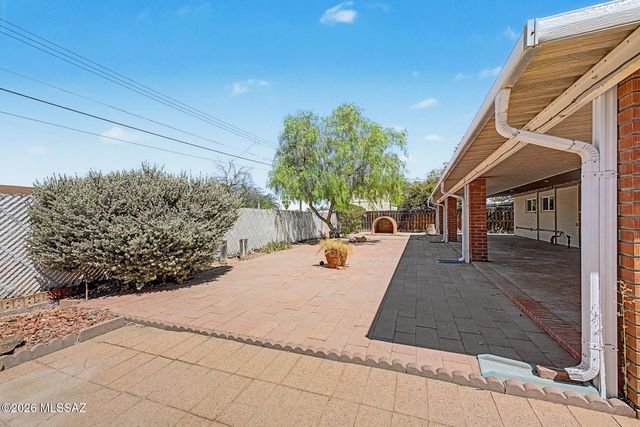 6470 E Calle Luna, Tucson, AZ 85710
