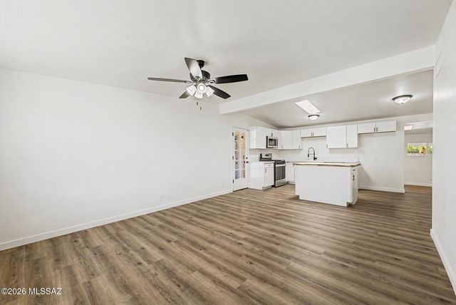 6470 E Calle Luna, Tucson, AZ 85710