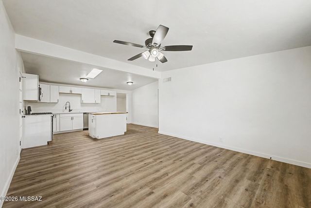 6470 E Calle Luna, Tucson, AZ 85710