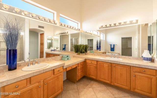 38665 S Sand Crest Drive, Tucson, AZ 85739