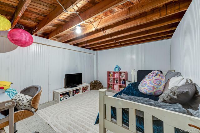 480 Miller Place Road, Miller Place, NY 11764