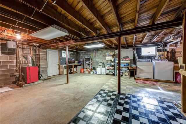 480 Miller Place Road, Miller Place, NY 11764