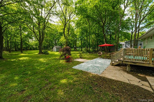 480 Miller Place Road, Miller Place, NY 11764