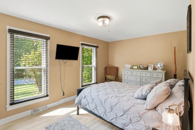 1986 Greenvalley Drive, Crown Point, IN 46307