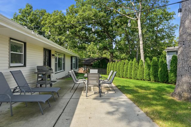 1986 Greenvalley Drive, Crown Point, IN 46307