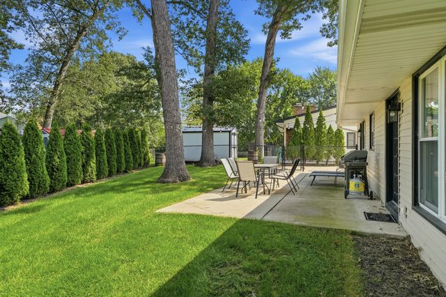 1986 Greenvalley Drive, Crown Point, IN 46307