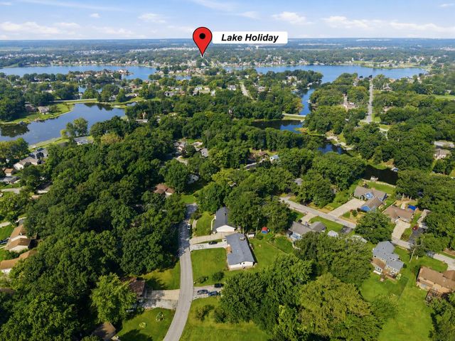 1986 Greenvalley Drive, Crown Point, IN 46307