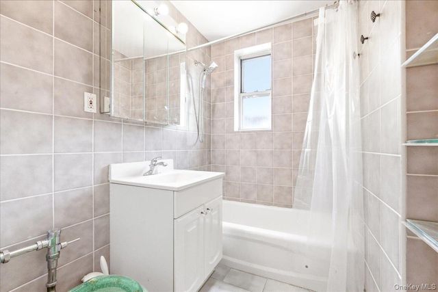 65-45 Yellowstone Boulevard 2A, Forest Hills, NY 11375