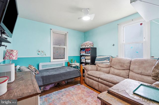 12 MILL CREEK RD, Levittown, PA 19057