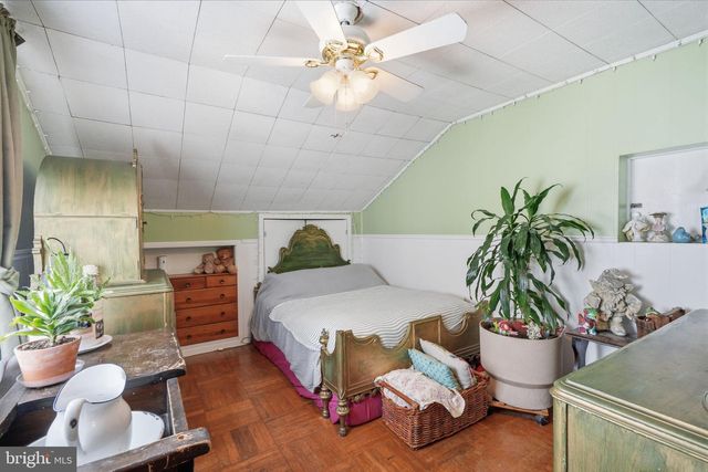 12 MILL CREEK RD, Levittown, PA 19057