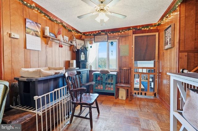 12 MILL CREEK RD, Levittown, PA 19057