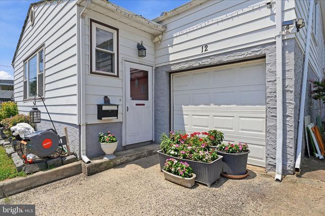 12 MILL CREEK RD, Levittown, PA 19057
