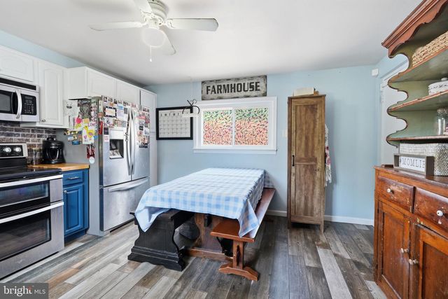 12 MILL CREEK RD, Levittown, PA 19057