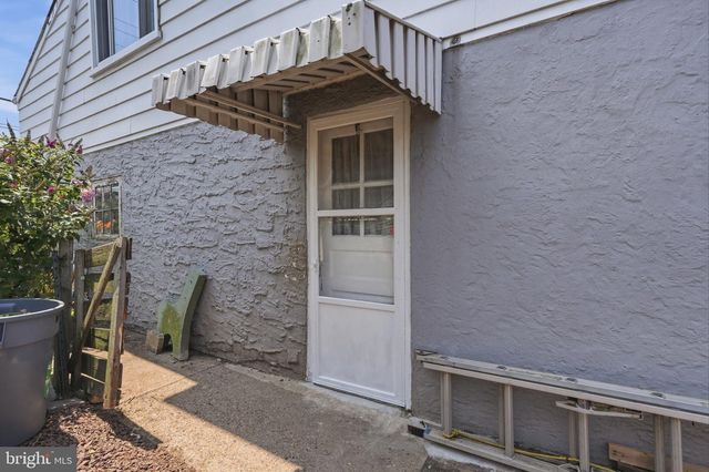 12 MILL CREEK RD, Levittown, PA 19057