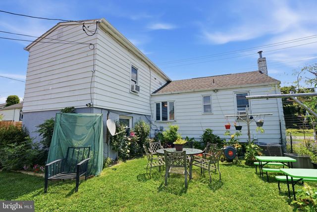 12 MILL CREEK RD, Levittown, PA 19057