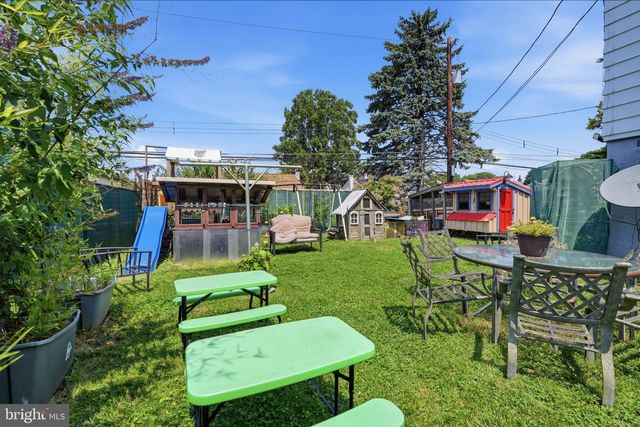 12 MILL CREEK RD, Levittown, PA 19057