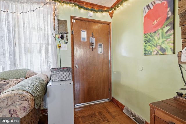 12 MILL CREEK RD, Levittown, PA 19057