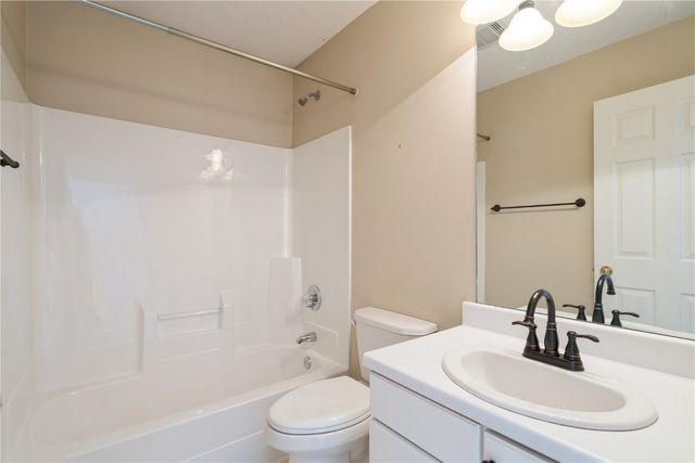 3808 Water Point Court SW, Cedar Rapids, IA 52404