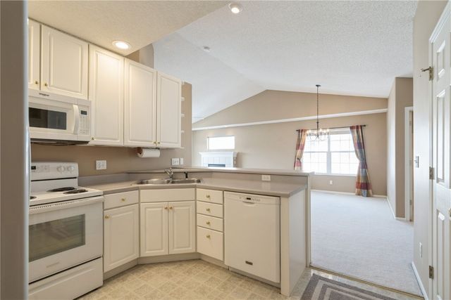 3808 Water Point Court SW, Cedar Rapids, IA 52404