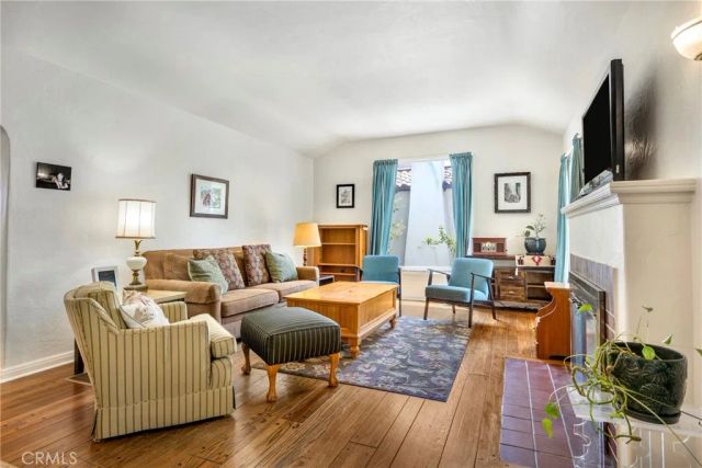 3230 Castera Avenue, Glendale, CA 91208