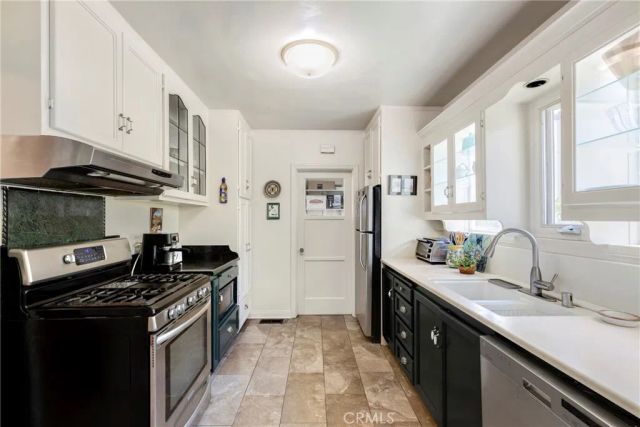 3230 Castera Avenue, Glendale, CA 91208