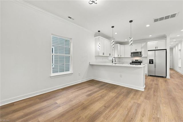213 Claremont AVE A, Hampton, VA 23661