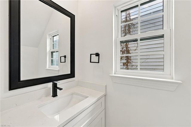 213 Claremont AVE A, Hampton, VA 23661