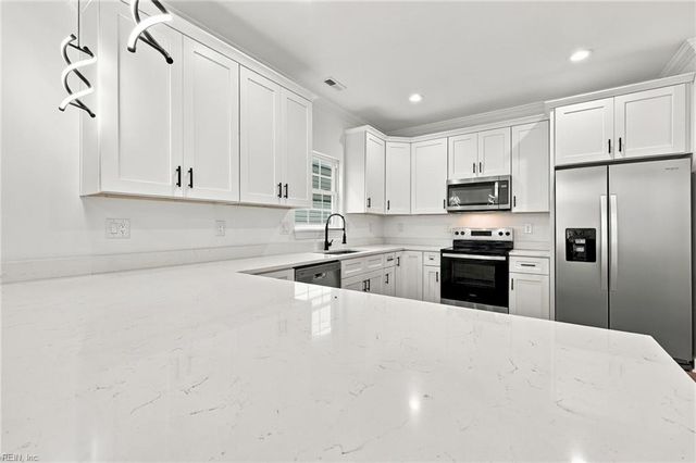 213 Claremont AVE A, Hampton, VA 23661