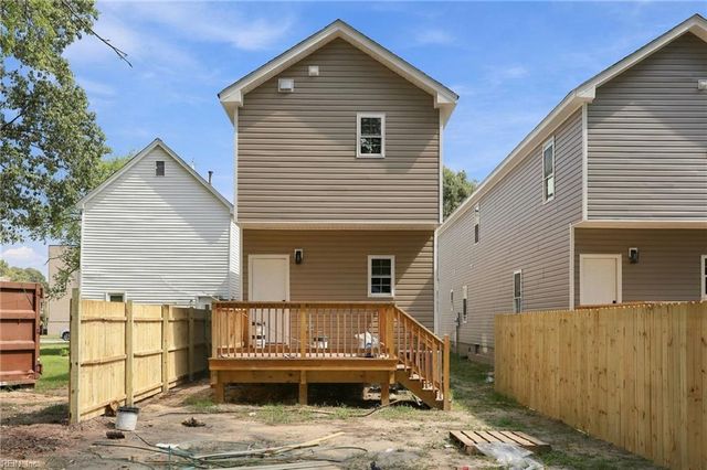 213 Claremont AVE A, Hampton, VA 23661