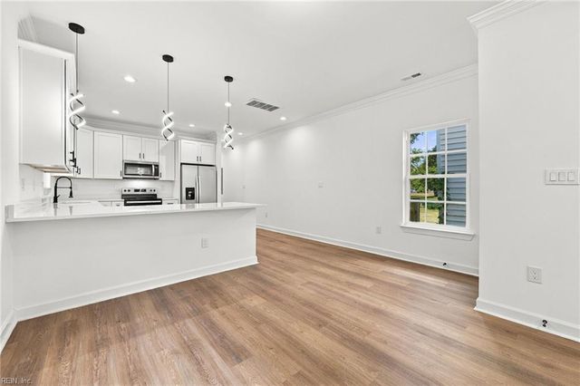 213 Claremont AVE A, Hampton, VA 23661