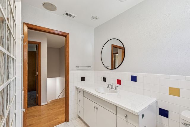 4949 N Hall Street, Dallas, TX 75235