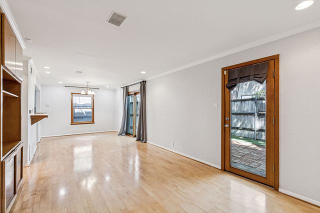 4949 N Hall Street, Dallas, TX 75235