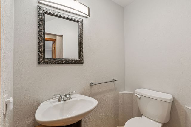 4949 N Hall Street, Dallas, TX 75235