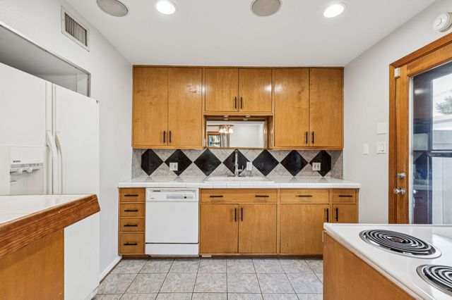 4949 N Hall Street, Dallas, TX 75235