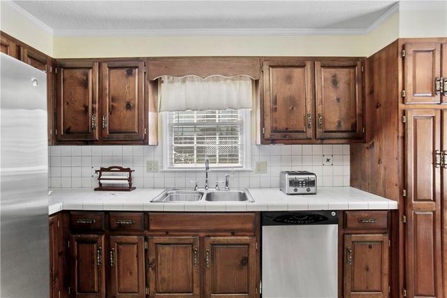 5 Shadowbrook Drive SE, Rome, GA 30161