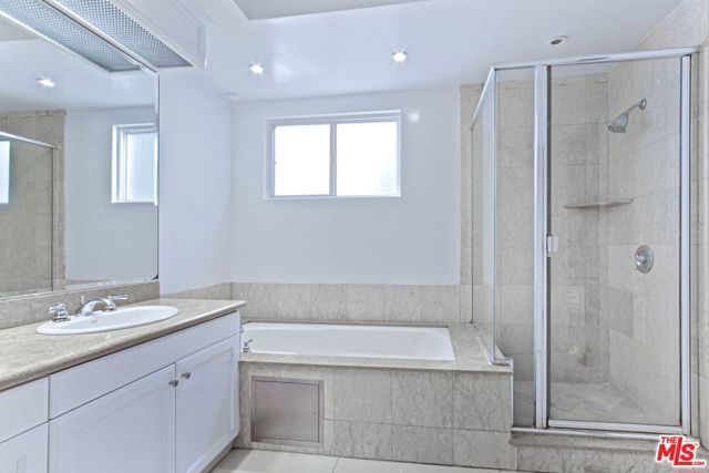 11921 Dorothy Street 102, Los Angeles, CA 90049