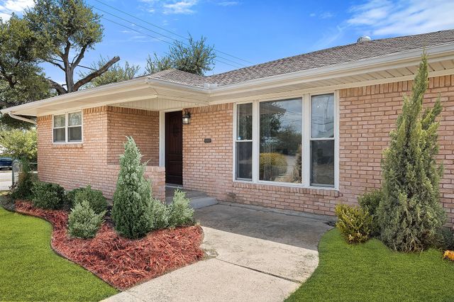 3364 Darvany Drive, Dallas, TX 75220