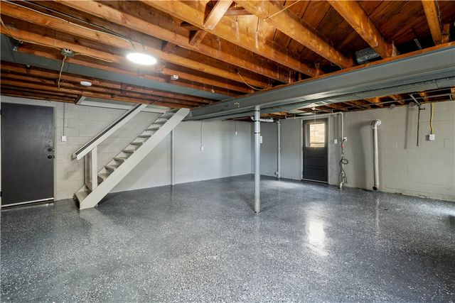 719 Delaware Ave, Glassport, PA 15045
